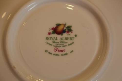 GORGEOUS ROYAL ALBERT COVENT GARDEN COFFEE DUO