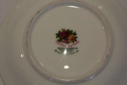 ROYAL ALBERT OLD COUNTRY ROSES  12cm PIN TRAY