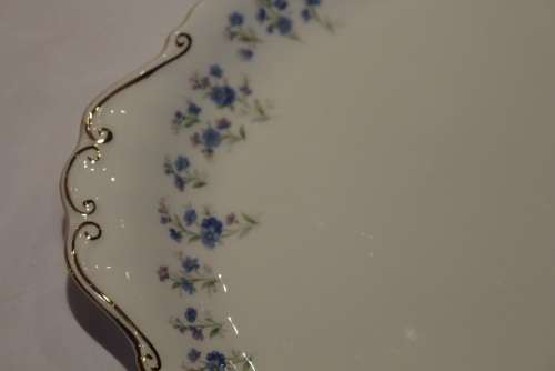 ROYAL ALBERT MEMORY LANE  EARED CAKE PLATTER