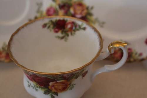 ROYAL ALBERT OLD COUNTRY ROSES TEA TRIO FOR JOSIE ONLY