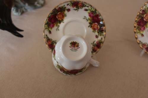 ROYAL ALBERT OLD COUNTRY ROSES TEA TRIO B