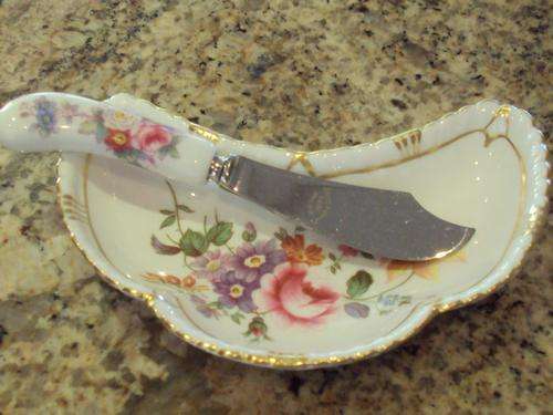 ROYAL CROWN DERBY BUTTER DISH AND KNIFE
