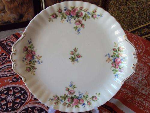 ROYAL ALBERT  MOSS ROSE EARED CAKE PLATTER