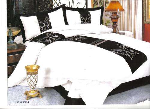 6 PIECE DOUBLE DUVET SET - PLEASE DON'T BID HIGHER THAN MARKET PRICE.