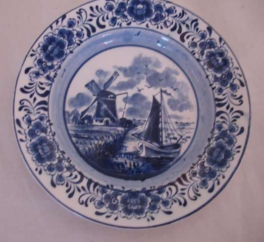 SMALL DELFT PLATE