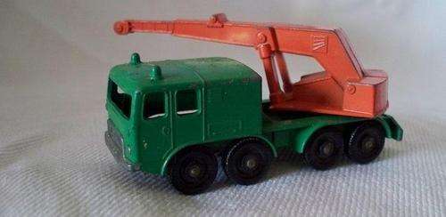 MATCH BOX 30: 8 WHEEL CRANE