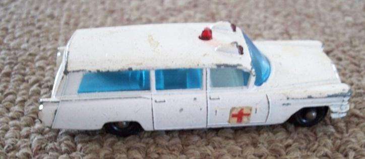 MATCHBOX :CADELAC AMBULANCE 54