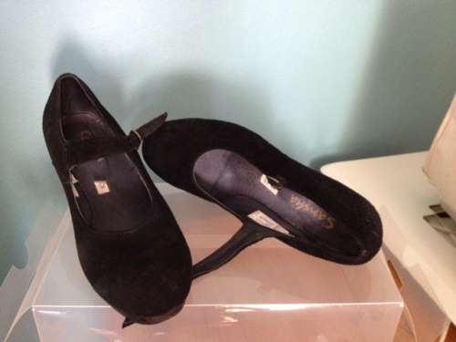 FLAMENCO DANCE SHOES