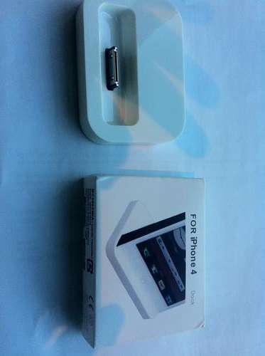 Apple iphone 4 docking station (can charge with bumper on)