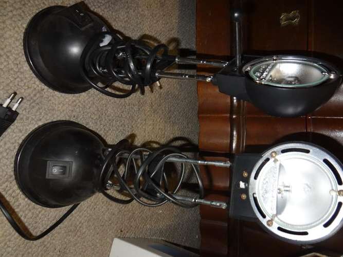 Lot of 2 Desk lamps - black hallogen desklamp - work very well - both use 2 pong plug