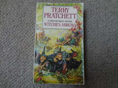 Terry Pratchett - Witches Abroad a Discworld Novel (soft cover)
