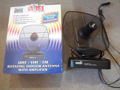 Rotating indoor antenna with amplifier for TV
