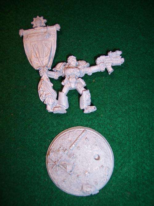 Warhammer 40k - space marine ultra marine standard rare oop skullz promotion