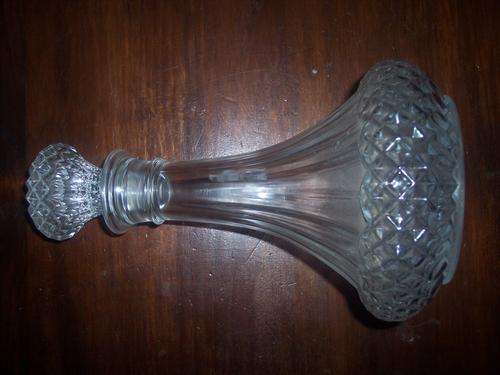 Crystal decanter - excelent conidtion - complete no chip.