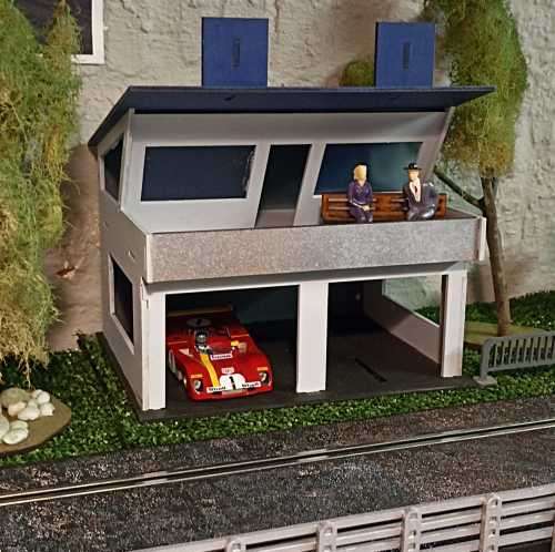 1:32 PIT BUILDING