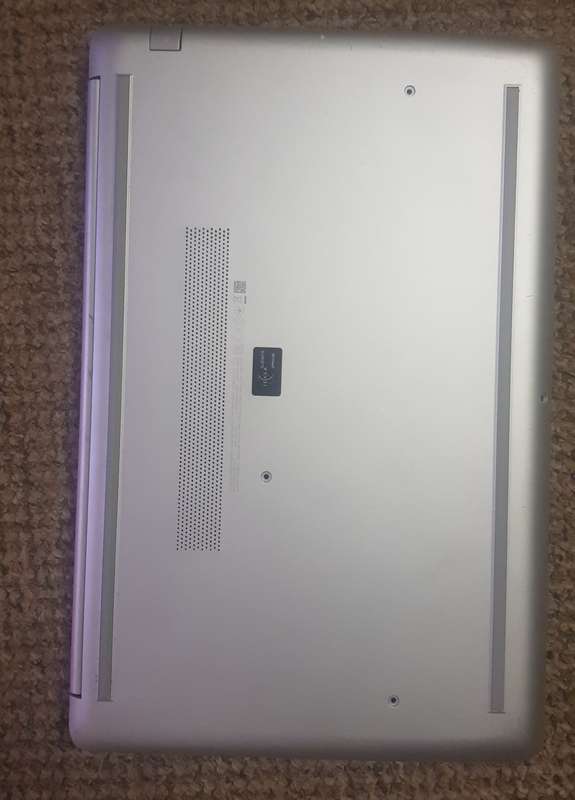 HP 15 G7 Computer Laptop Complete Covers. LCD Screen Has A Dot.