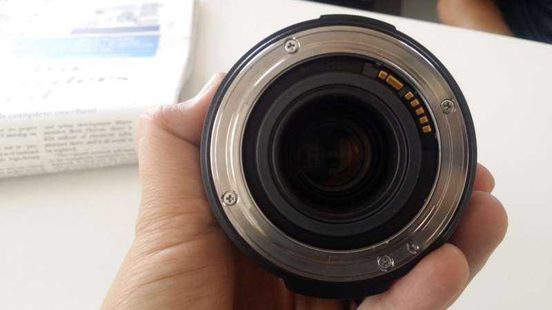 Canon EF-S 18-200mm IS Lens For Spares Or Repair