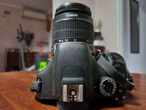 Canon 550D and 18-55mm IS Kit