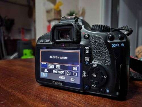 Canon 550D and 18-55mm IS Kit