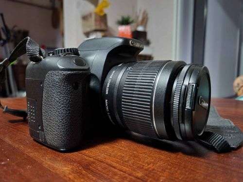 Canon 550D and 18-55mm IS Kit