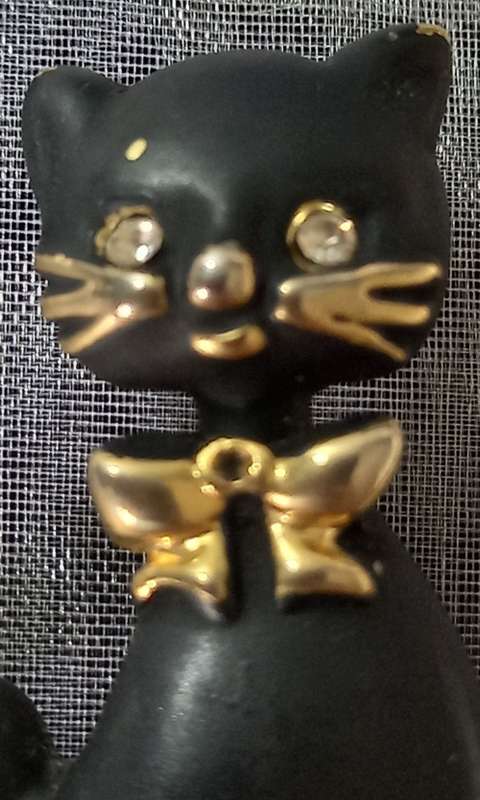 Vintage Gold Plated Artini Signed Cat Brooch with Black Enamel