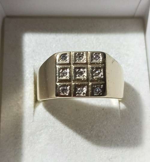 Vintage 9ct Yellow Gold Diamond Ring