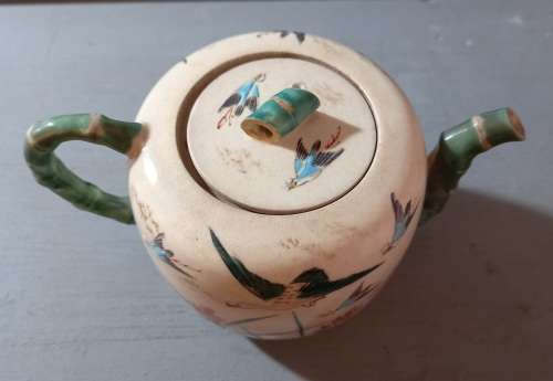 Antique Japanese Satsuma Signed  Hand Painted Teapot