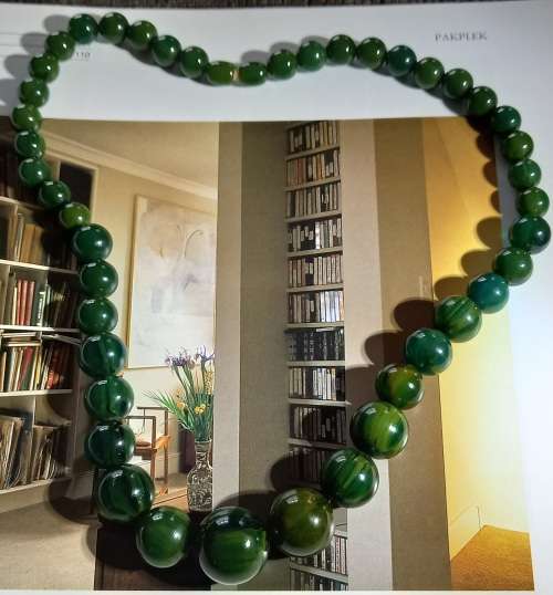 Vintage Marbled Green Bakelite Necklace