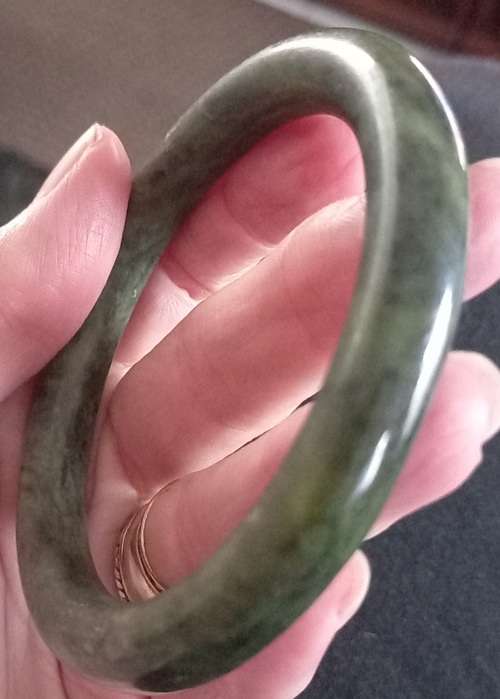 Vintage Spinach Green Jadeite Jade Bangle