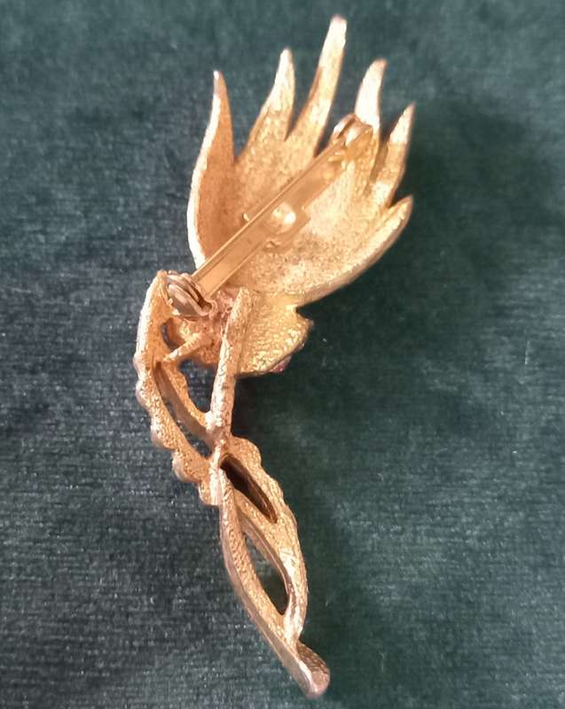 Vintage Gold Tone Flower Brooch with Pink Rhinestones
