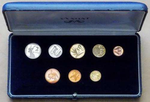 1993 Proof Set in original Blue SA Mint Box - Some wear & tear on Leatherette Box.