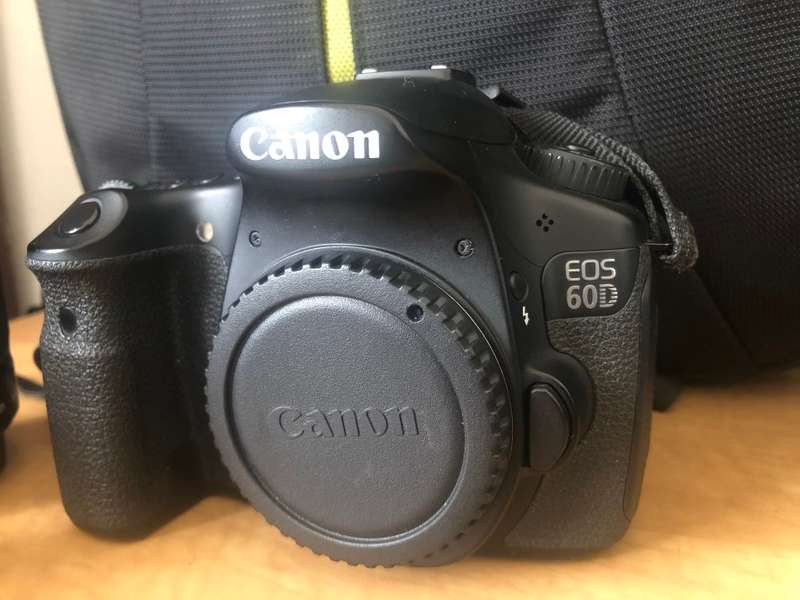 CANON EOS 60D WITH 19-55MM IS II IN EXCELLENT CONDITION COMING WITH INTER PRO BAG
