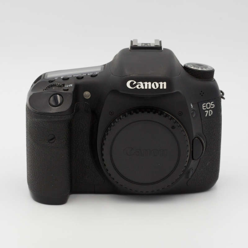 CANON EOS 7D, BODY ONLY IN EXCELLENT CONDITION