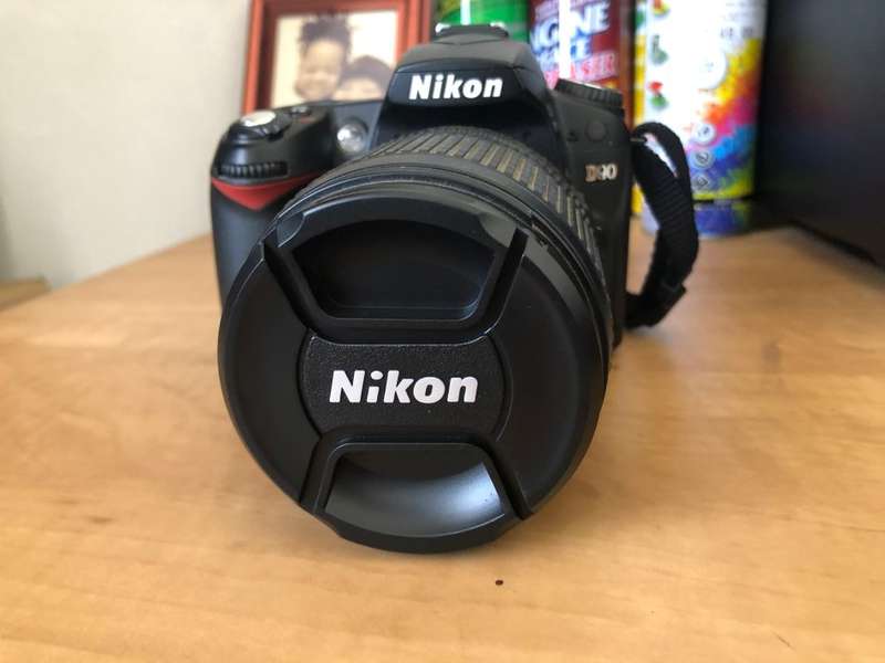 NIKON D90 WITH 18-105MM VR LENS IN EXCELLENT CONDITION