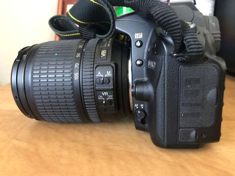 NIKON D90 WITH 18-105MM VR LENS IN EXCELLENT CONDITION
