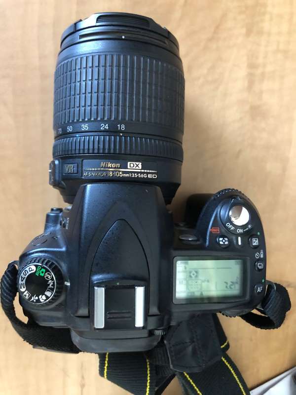 NIKON D90 WITH 18-105MM VR LENS IN EXCELLENT CONDITION