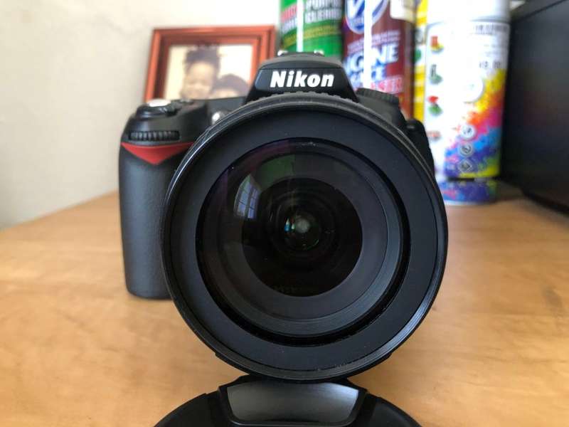 NIKON D90 WITH 18-105MM VR LENS IN EXCELLENT CONDITION