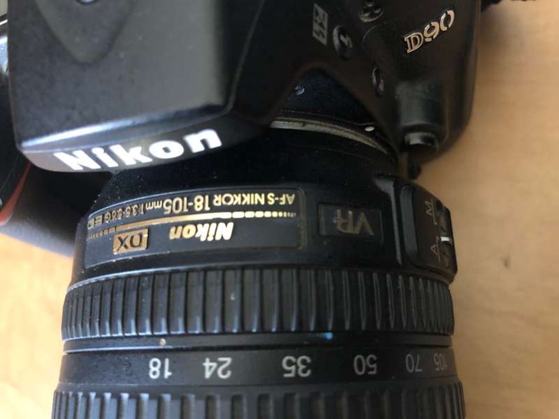 NIKON D90 WITH 18-105MM VR LENS IN EXCELLENT CONDITION