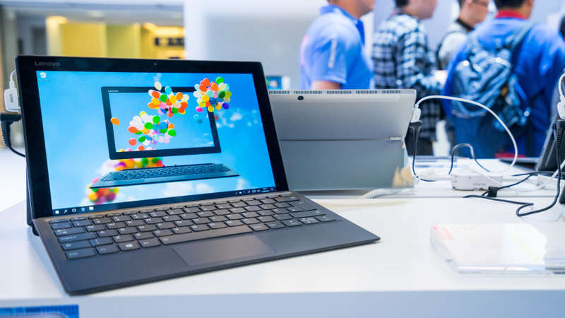 LENOVO MIIX 520 , 8TH GEN CORE I7-8550U @1.80GHz,8GB RAM,256GB SSD 2 IN 1