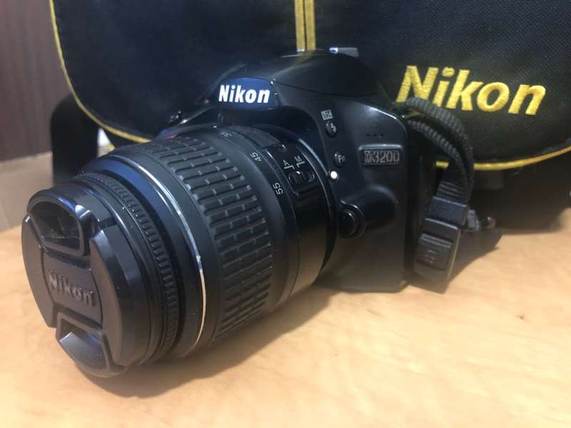 Nikon D3200 , 24MP DSLR Camera with 18-55mm IN EXCELLENT CONDITION. WITH LOWEPRO CARRY BAG