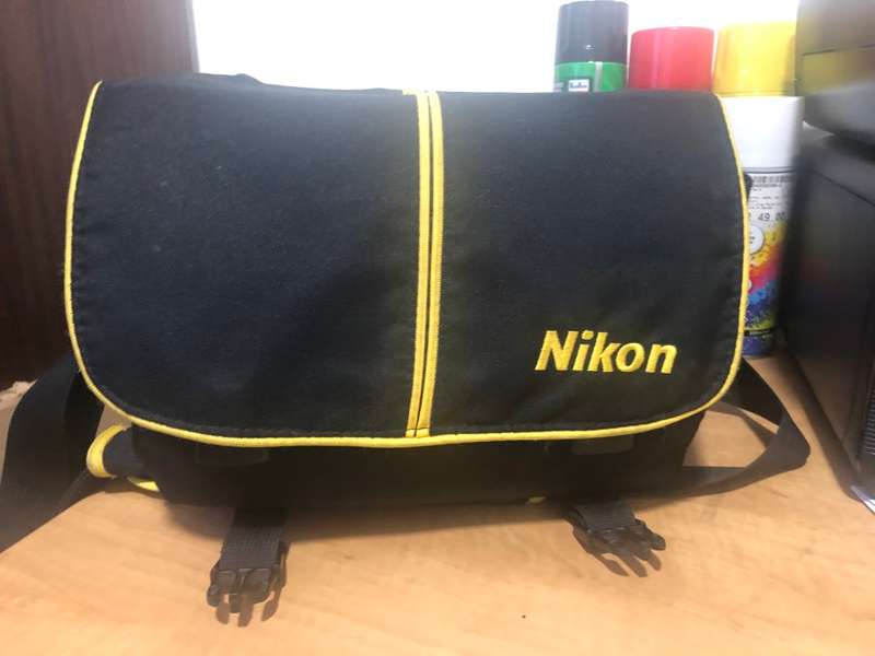 Nikon D3200 , 24MP DSLR Camera with 18-55mm IN EXCELLENT CONDITION. WITH LOWEPRO CARRY BAG