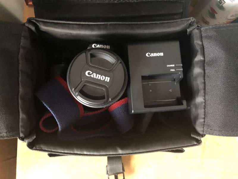Canon 2000D 24MP DSLR Lens Kit with Canon 18-55MM ZOMM Lens WITH 16GB SD CARD