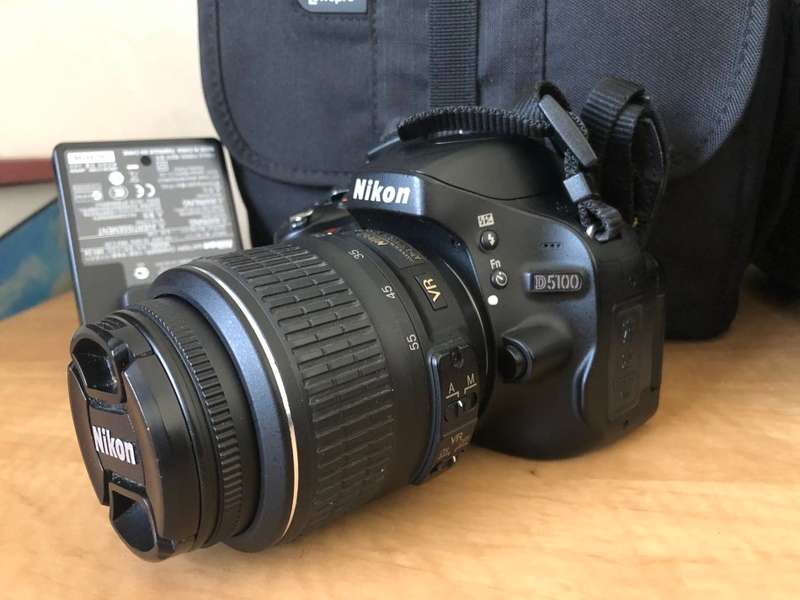 Nikon D5100 DSLR with 18-55mm f/3.5-5.6G DX VR Lens, LOWEPRO BAG , EXCELLENT CONDITION