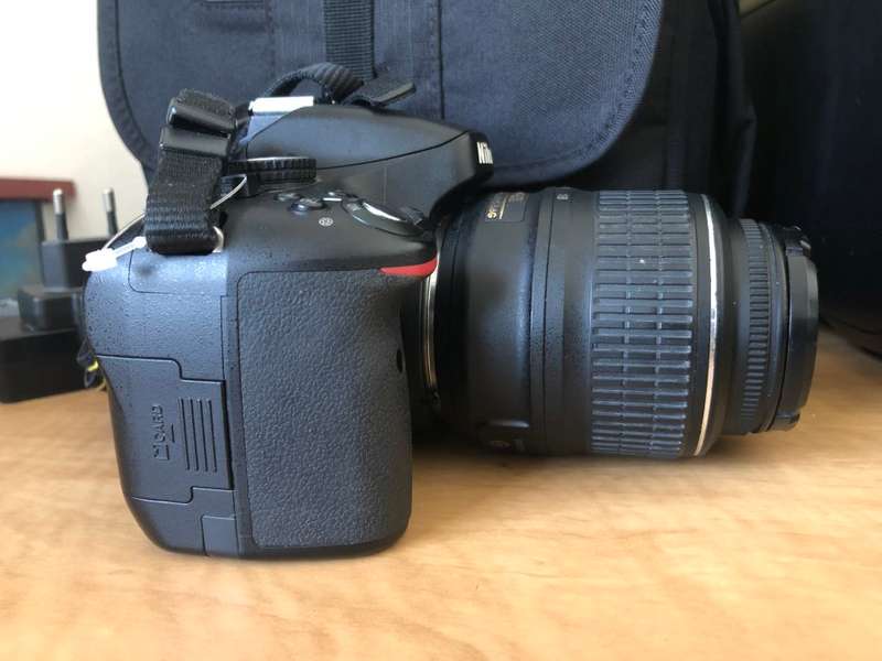 Nikon D5100 DSLR with 18-55mm f/3.5-5.6G DX VR Lens, LOWEPRO BAG , EXCELLENT CONDITION