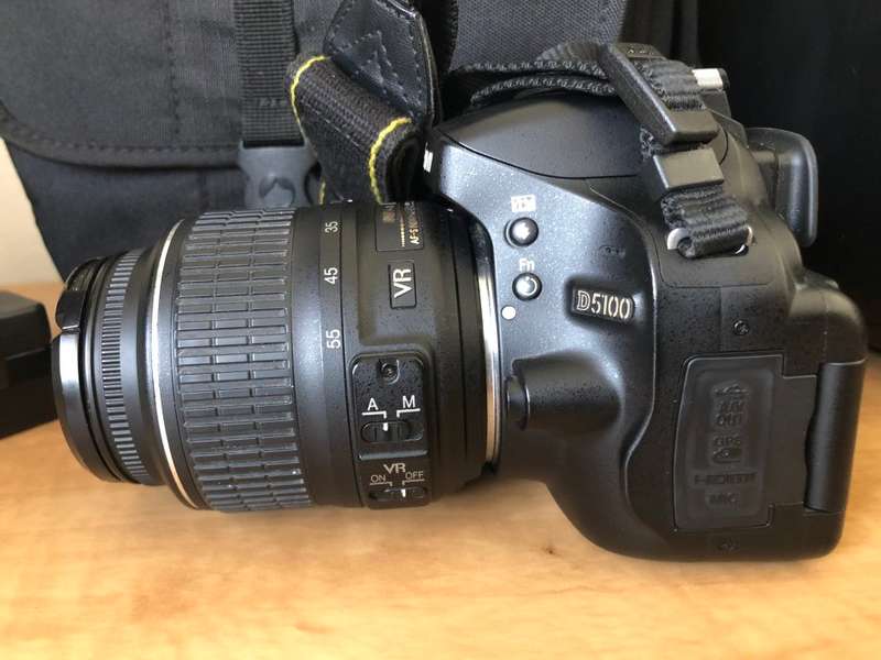 Nikon D5100 DSLR with 18-55mm f/3.5-5.6G DX VR Lens, LOWEPRO BAG , EXCELLENT CONDITION