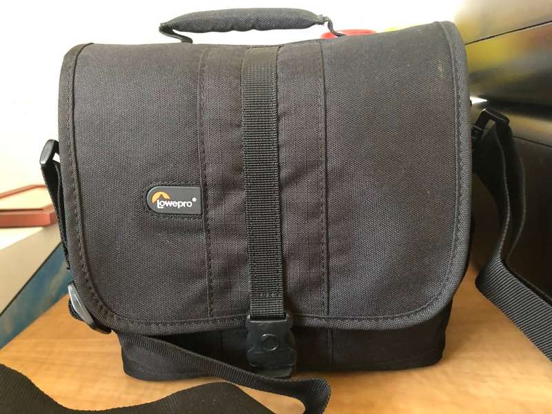Nikon D5100 DSLR with 18-55mm f/3.5-5.6G DX VR Lens, LOWEPRO BAG , EXCELLENT CONDITION