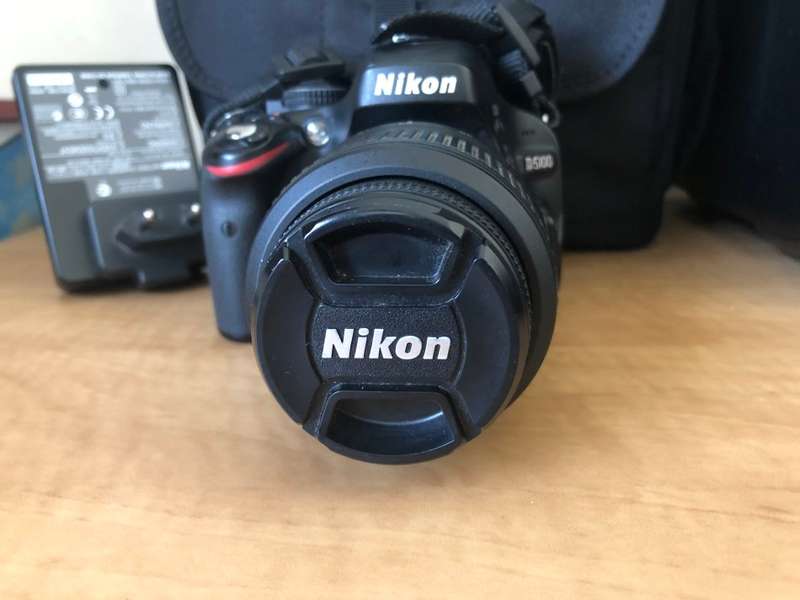 Nikon D5100 DSLR with 18-55mm f/3.5-5.6G DX VR Lens, LOWEPRO BAG , EXCELLENT CONDITION