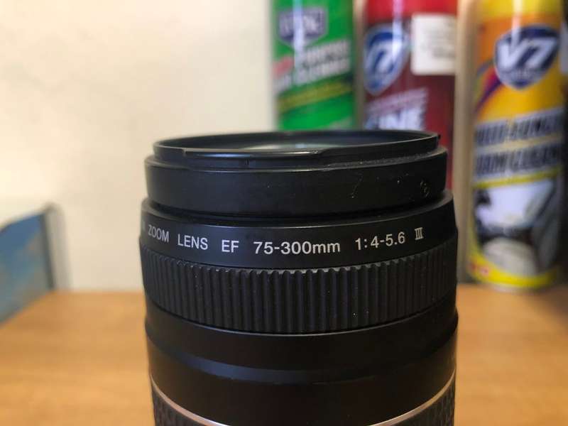 CANON EF 75-300MM ZOOM LENS IN VERY GOOD CONDITION
