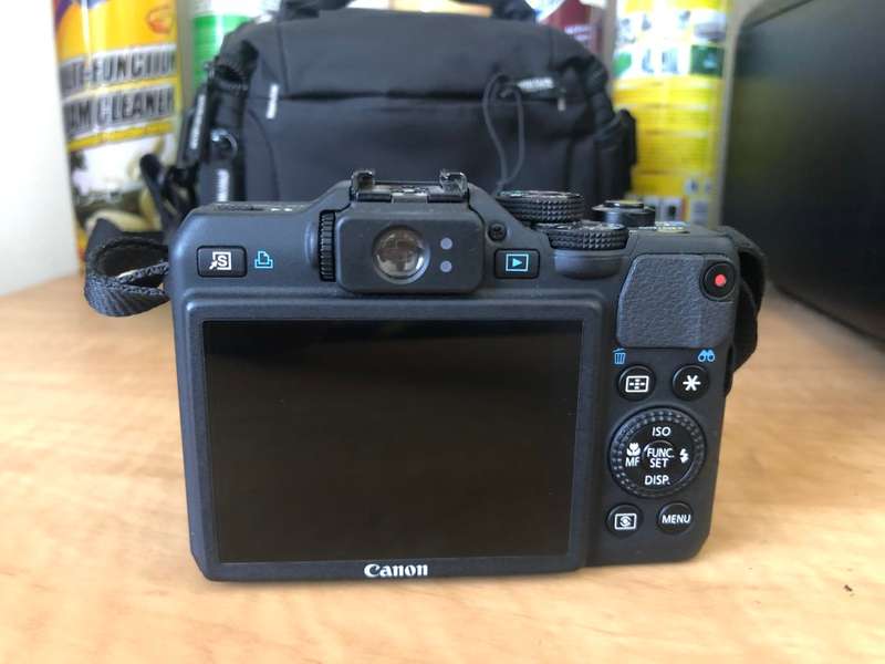 CANON PowerShot G15 12MP , DIGIC 4 IMAGE PROCESSOR , 5X OPTICAL ZOOM in EXCELLENT CONDITION