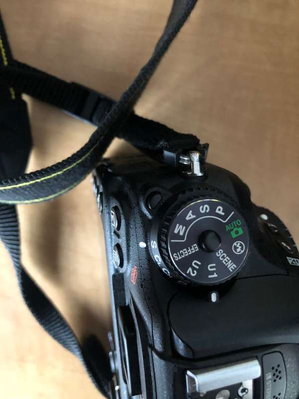 Nikon D7100 DSLR Camera , 24.1 MP DX-Format CMOS Sensor IN EXCELLENT CONDITION